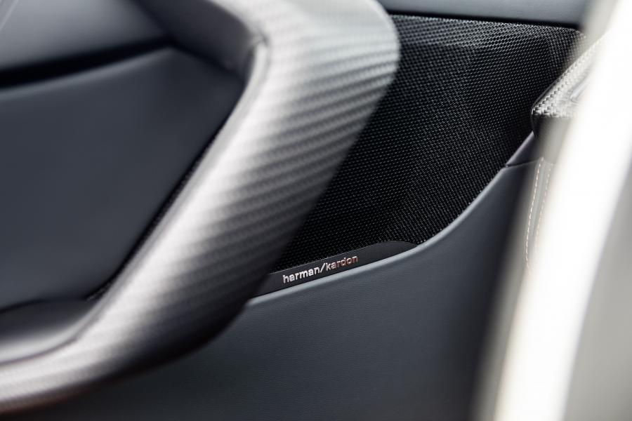 Детали интерьера BMW i8 Roadster (I15) 2018 года  (WW) (фото 100 из 198)